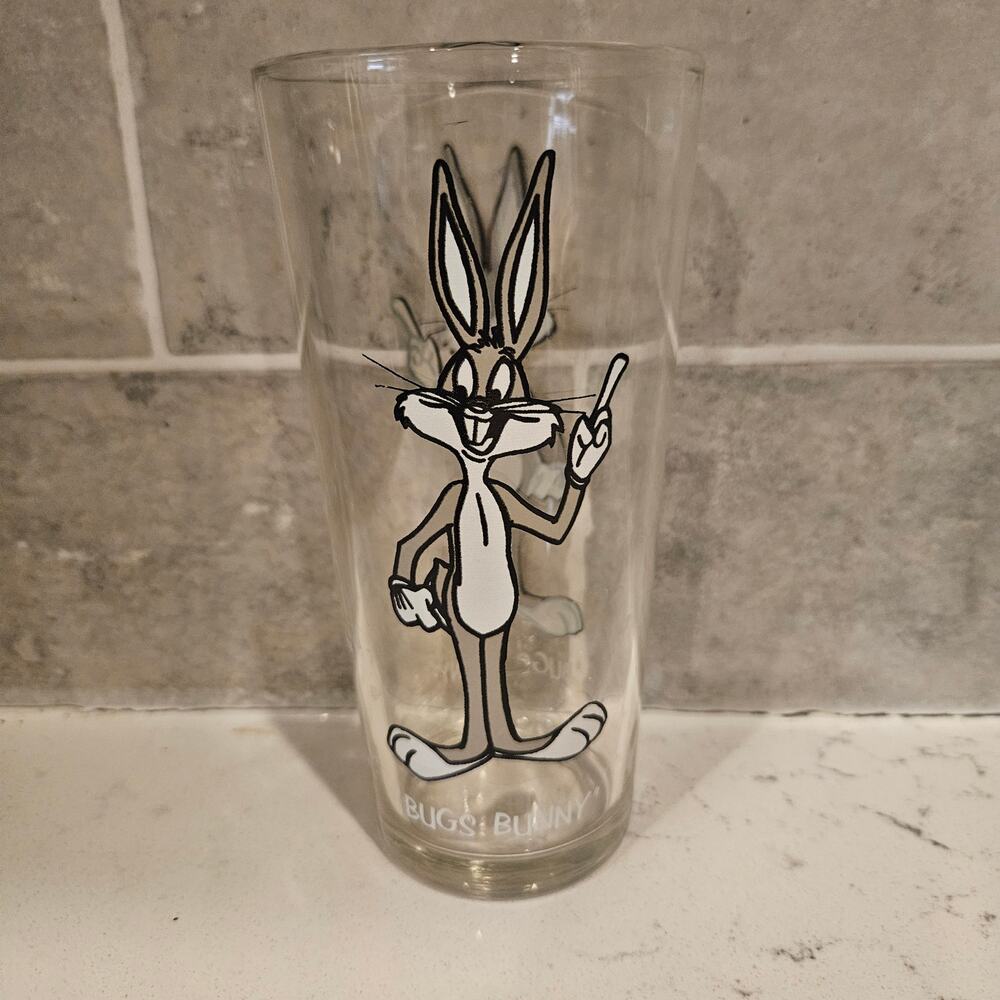 Vintage 1973 Bugs Bunny Drinking Glass Warner Bros Looney Tunes Retro Glassware